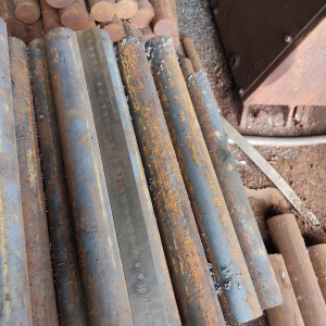 THÉP TRÒN ĐẶC PHI 135 (SRC440)/ THÉP THANH TRÒN D135 40X